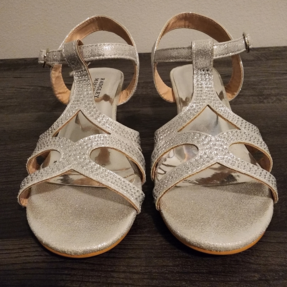 Badgley Mischka Girls Michelle Rhinestone Dress Pump Open toe Sandal